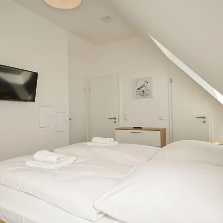 Rex Rugia Haus 17 06 *