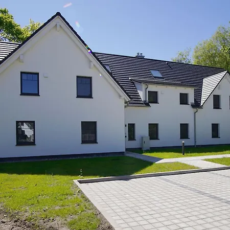 Rex Rugia Haus 17 06 * Lobbe